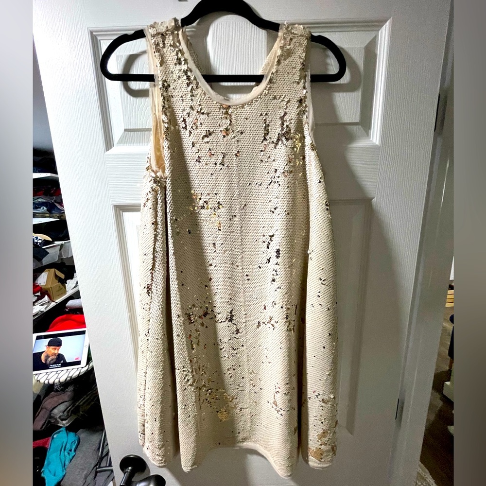 Fun summer white and gold dress.  Sequins can be altered to create pattern.